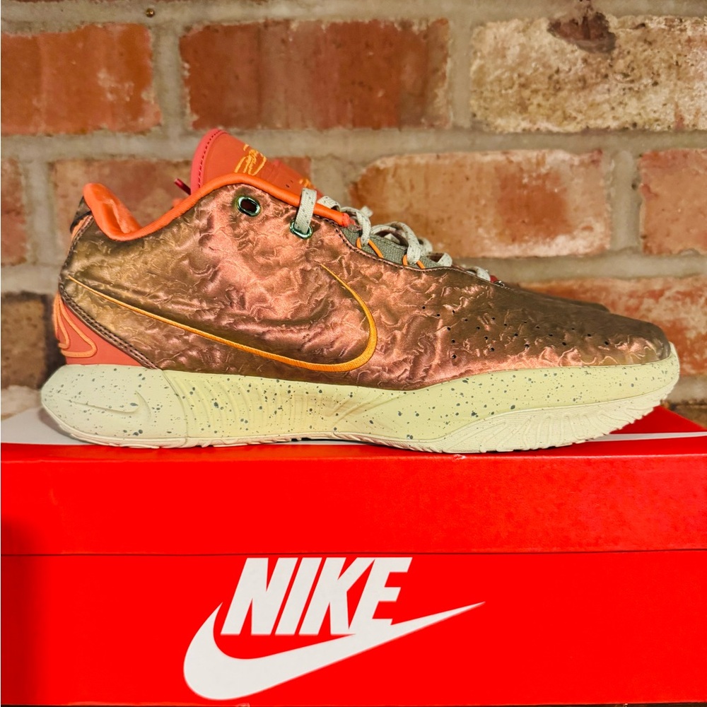 Lebron 21 Queen Conch